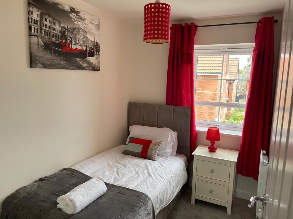 Stunning 3-Bed Risa House In Beeston Nottingham Villa Buitenkant foto